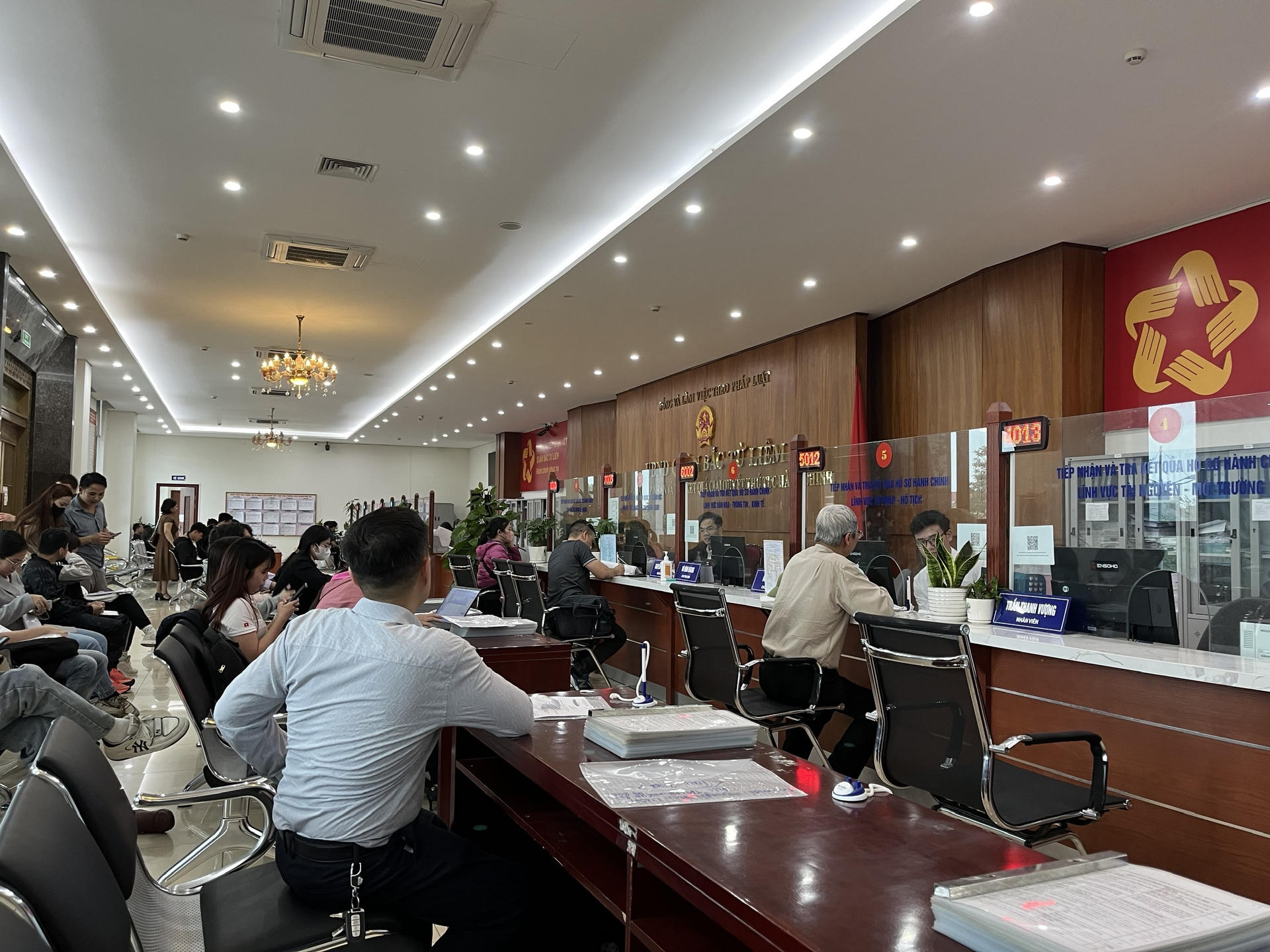 Quy trình mua bán nhà đất đang thế chấp an toàn