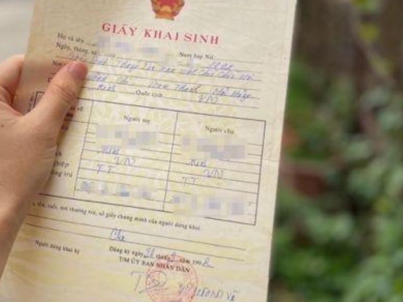 Giấy tờ cần chuẩn bị để xin trích lục khai sinh? 