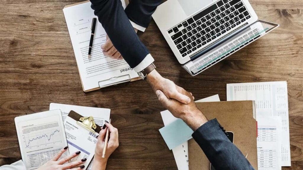 Rủi ro pháp lý khi ký hợp đồng thời vụ không đóng bảo hiểm