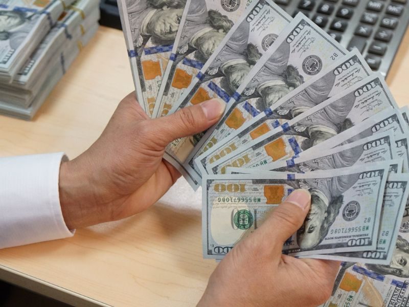 Thủ tục đổi tiền đô tại ngân hàng 