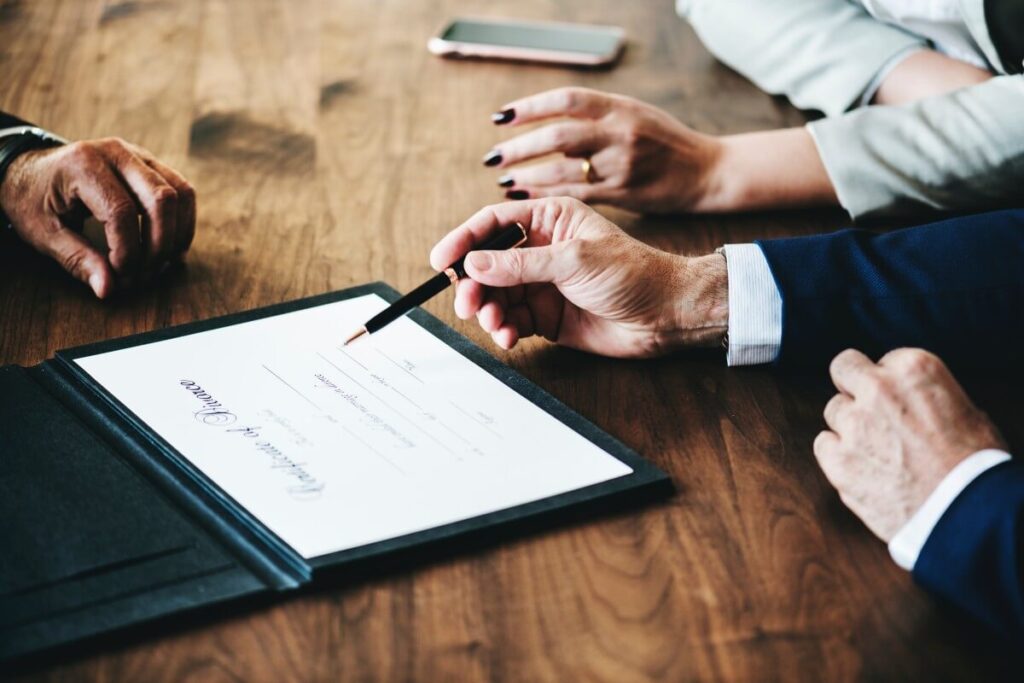 Cách ly hôn khi cả hai đang ở nước ngoài