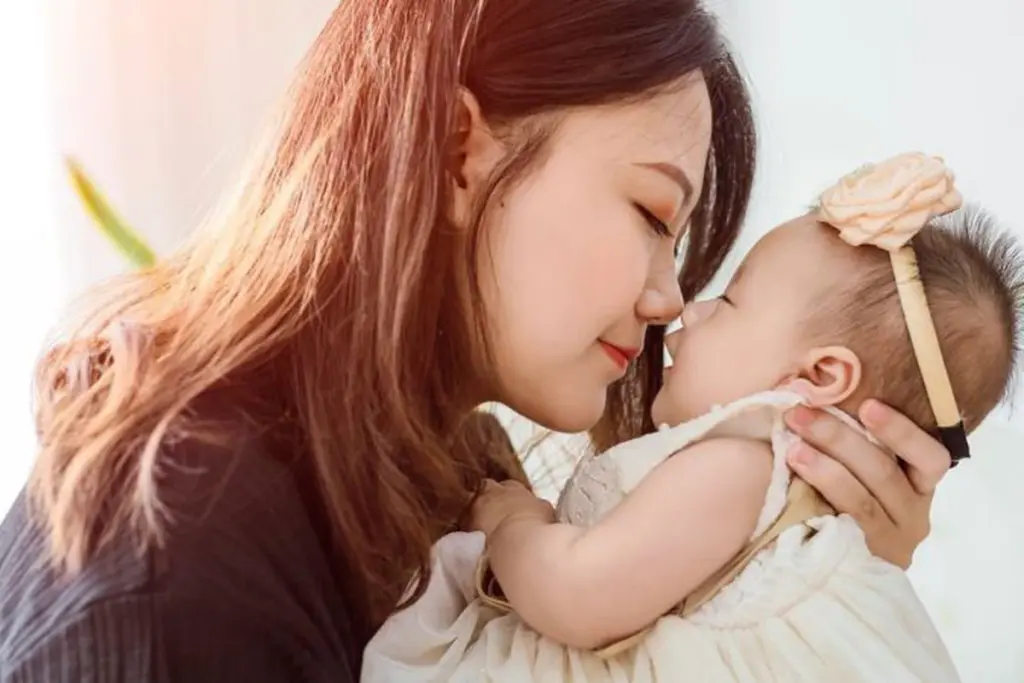 Mẹ đơn thân có làm giấy khai sinh được không?