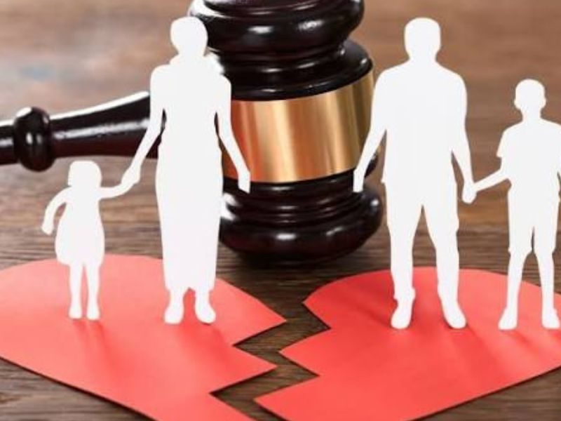 Tòa án giải quyết thế nào nếu cả hai cùng giành quyền nuôi con?